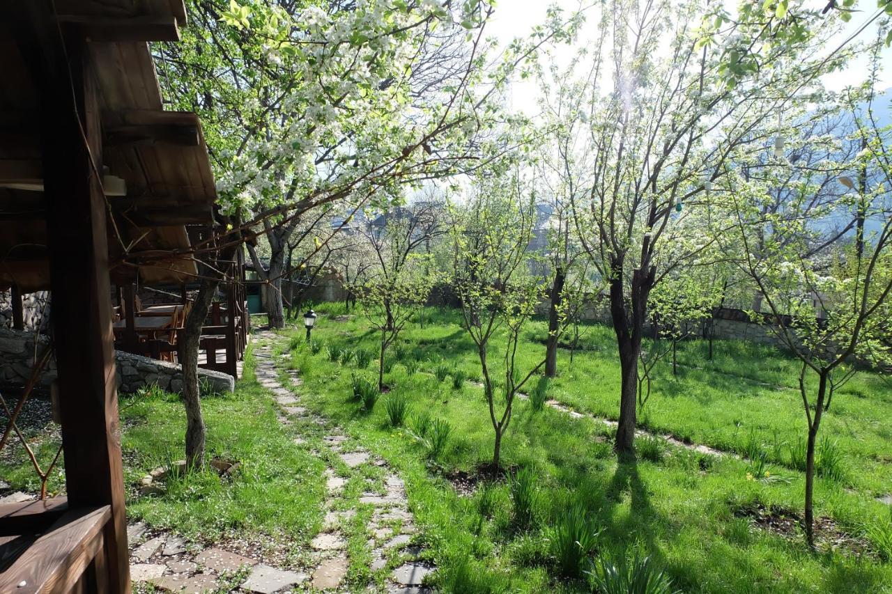 Bed and Breakfast Dil Hill By Sam Dilidschan Exterior foto