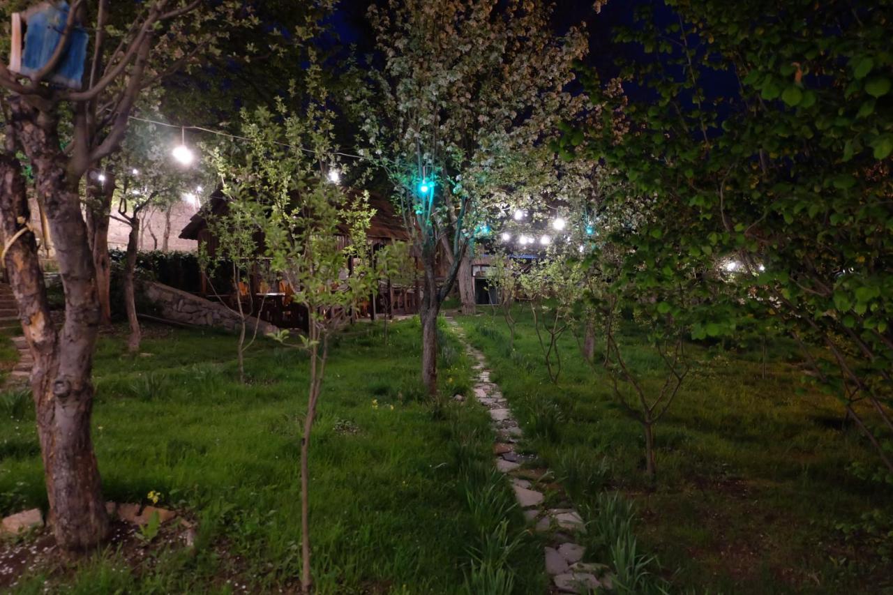 Bed and Breakfast Dil Hill By Sam Dilidschan Exterior foto